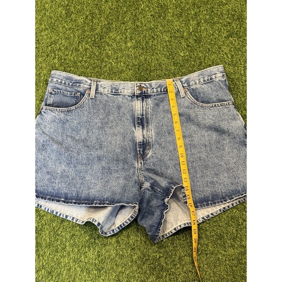 Levis High Waisted Mom Shorts Plus 24W Medium Blue Wash Denim Jean Jorts Cotton - Picture 9 of 12